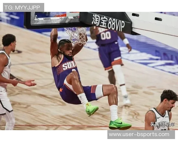 曾凡博防守贾里德巴特勒失误被罚犯规瞬间回顾